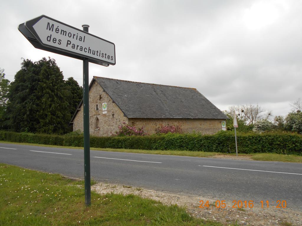 Ferme Manoir La Fiere Bed & Breakfast Sainte-Mère-Église Exterior foto